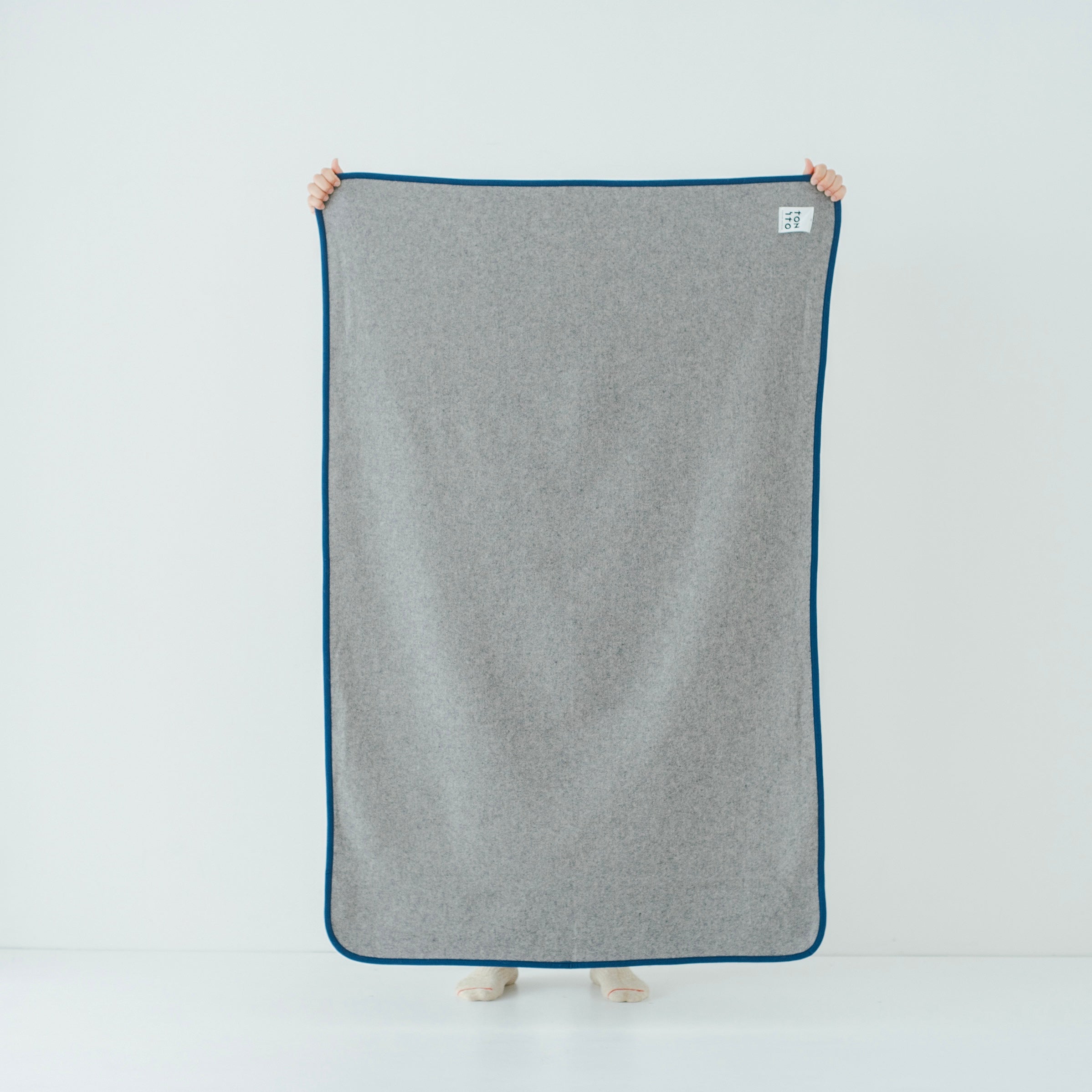 TONITO 100×150 PIPING BLANKET